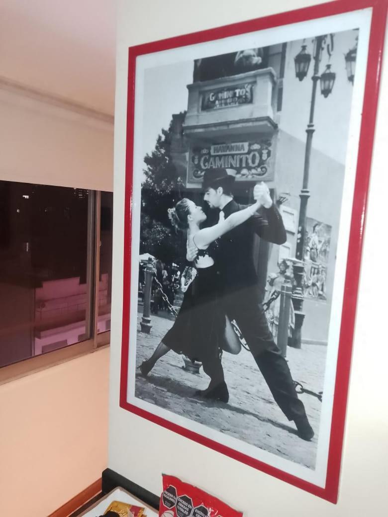 شقة 4 Ventanales Sobre La Avenida Corrientes بوينس آيرس المظهر الخارجي الصورة