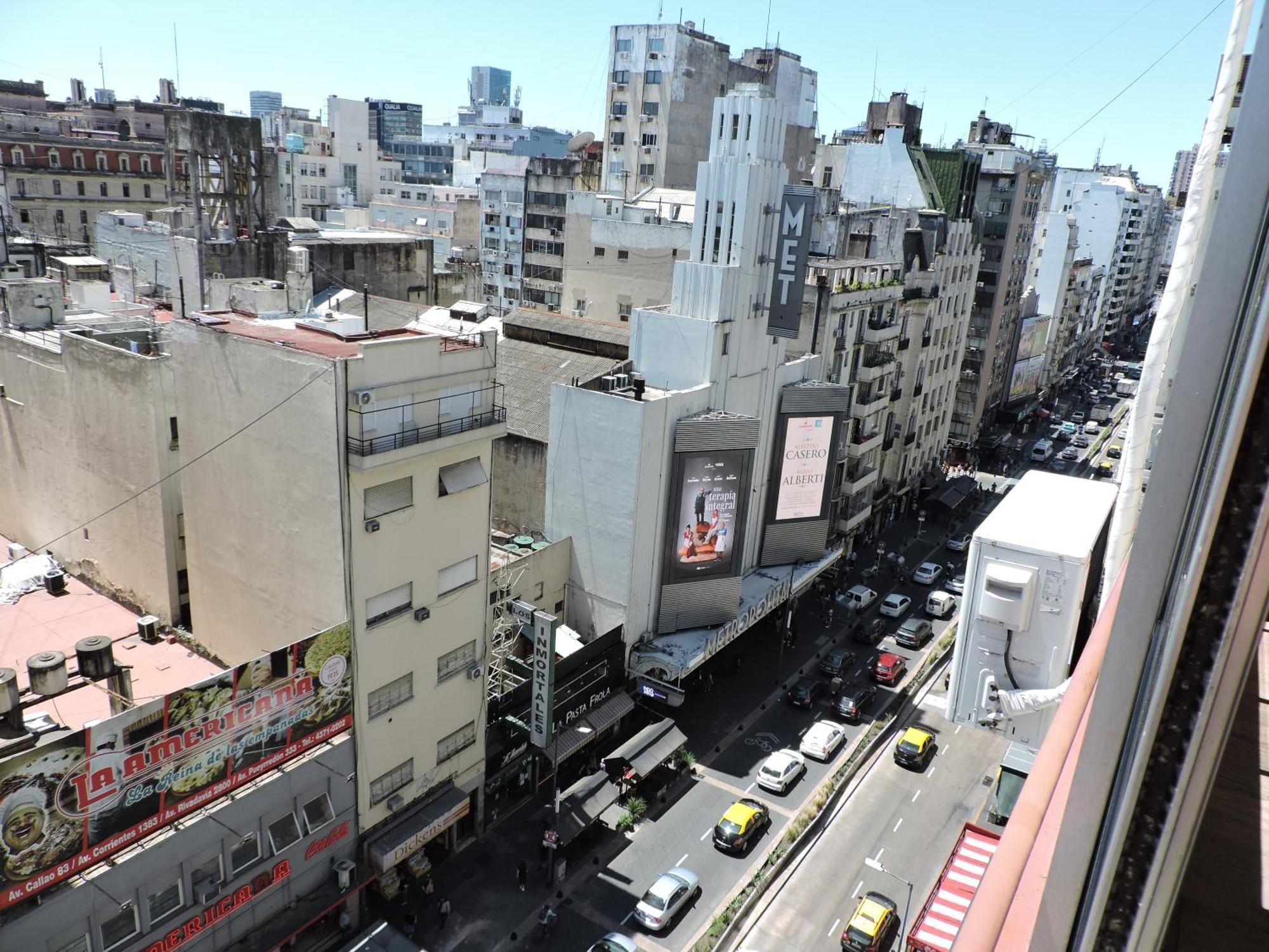 شقة 4 Ventanales Sobre La Avenida Corrientes بوينس آيرس المظهر الخارجي الصورة